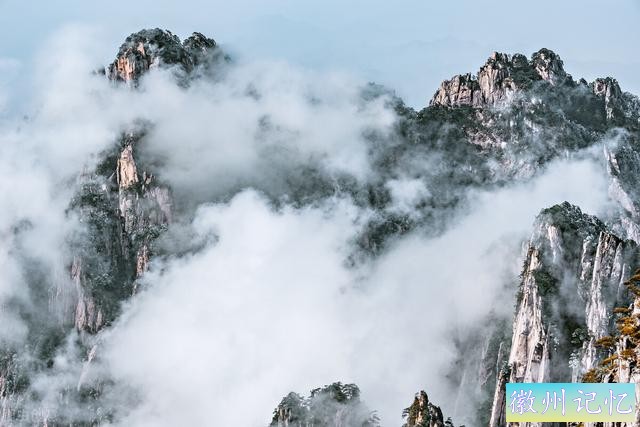 黄山奇遇记：风雨下的百步云梯，偶遇黄山神秘的一面-1.jpg