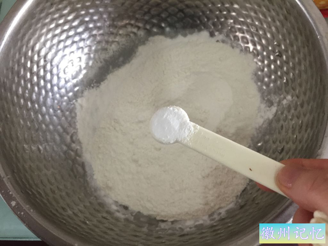 黄山烧饼的秘诀，居然是把面粉丢到油锅里炒-4.jpg