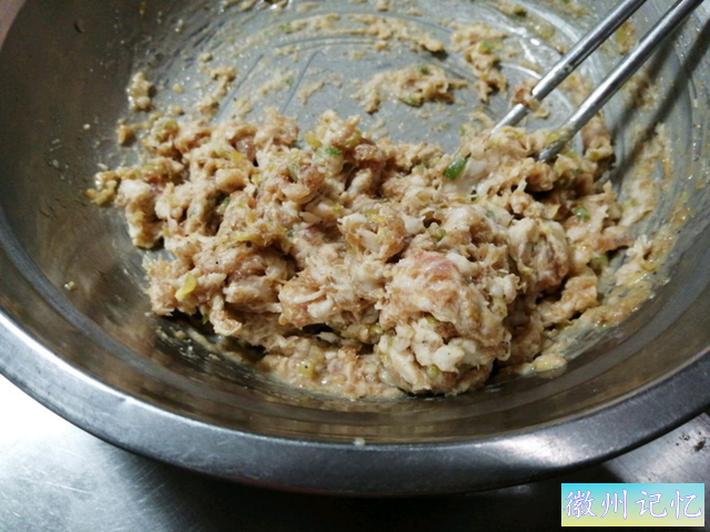 黄山烧饼的秘诀，居然是把面粉丢到油锅里炒-3.jpg