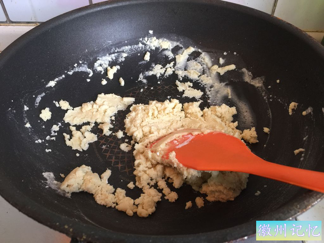 黄山烧饼的秘诀，居然是把面粉丢到油锅里炒-9.jpg