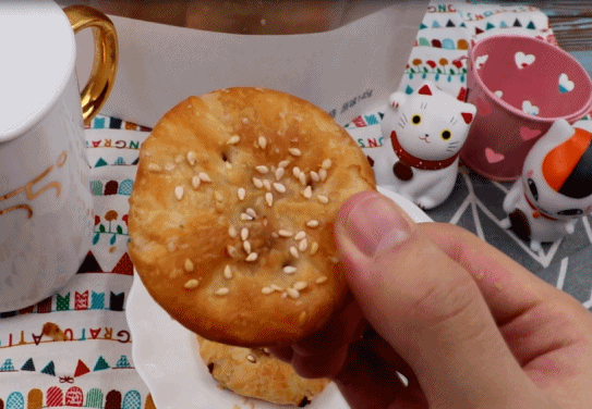 皮薄如纸的黄山烧饼，鲜香酥脆，舌尖上的美味，连皇帝都喜欢吃-3.jpg