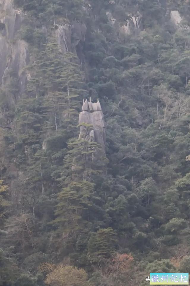 考证：黄山奇石“仙人翻桌”，难道位于天都峰东面脚下？-5.jpg