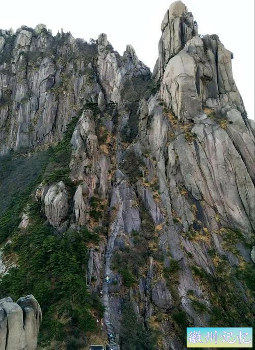 登黄山天都峰-1.jpg
