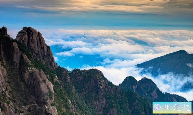 百步云梯位于安徽省黄山的玉屏景区，是徒步游黄山必经之地-2.jpg