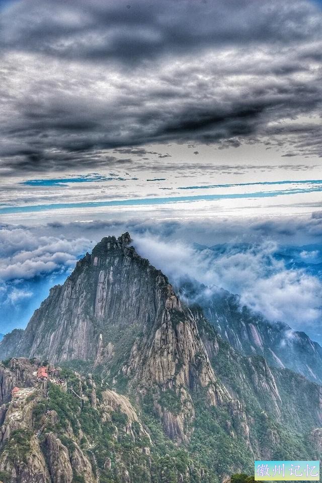 爬一爬刚刚开房的天都峰-3.jpg