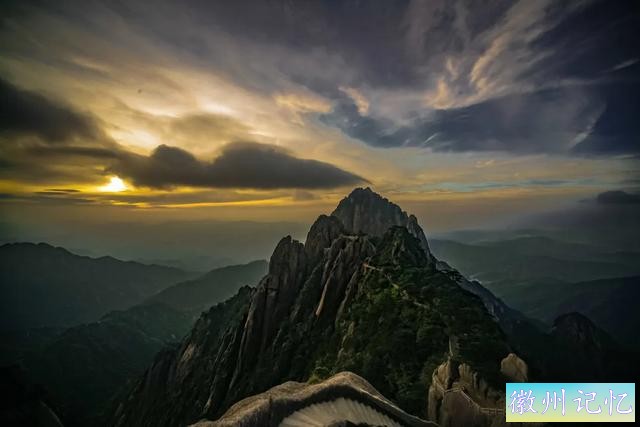 时隔五年，黄山天都峰今天恢复开放-7.jpg