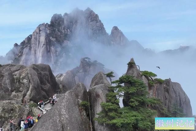 时隔五年，黄山天都峰今天恢复开放-10.jpg