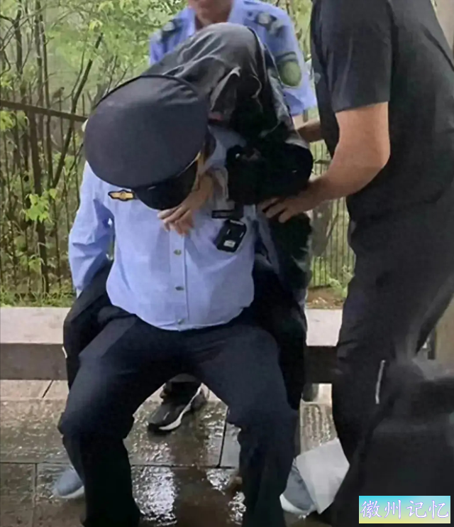 黄山飞来石遭雷击，有人受伤，快来看看这些防雷知识！-1.jpg