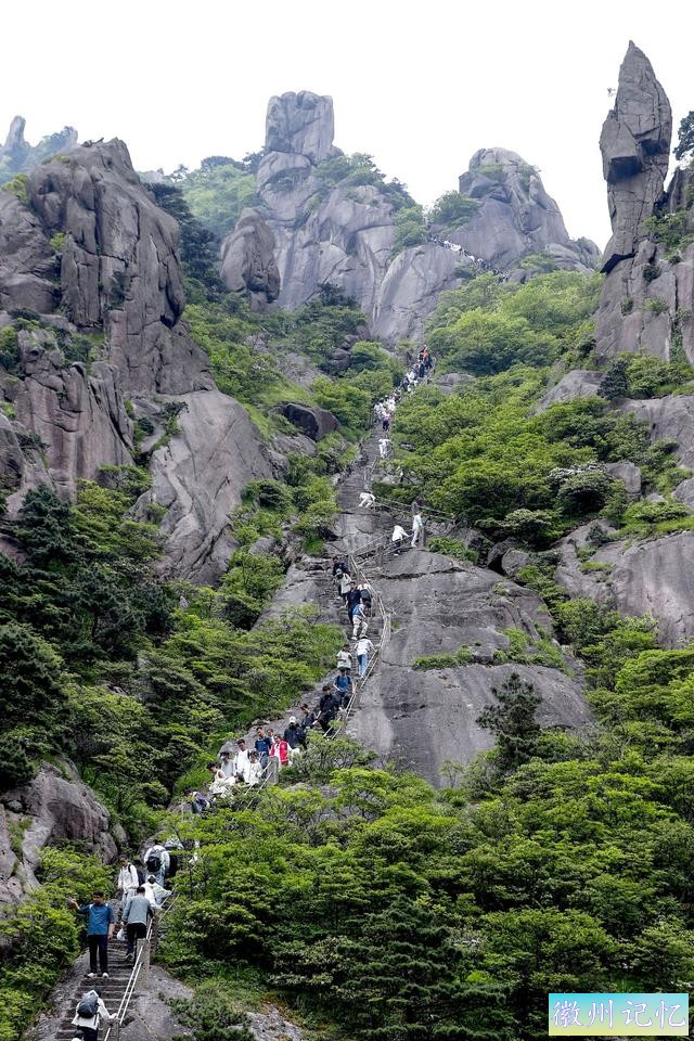 黄山天都峰时隔5年恢复开放，著名景点“鲫鱼背”再上线-6.jpg