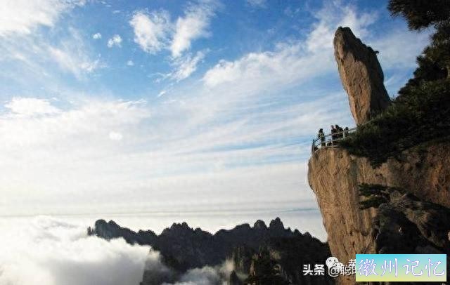 《红楼梦》中的飞来石是在哪座山上？这块巨石真的是飞来的吗？-1.jpg