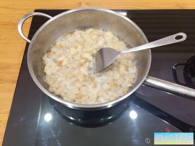 告诉你做蟹壳黄烧饼小窍门，这样烤出来的蟹壳黄，好看又好吃-2.jpg