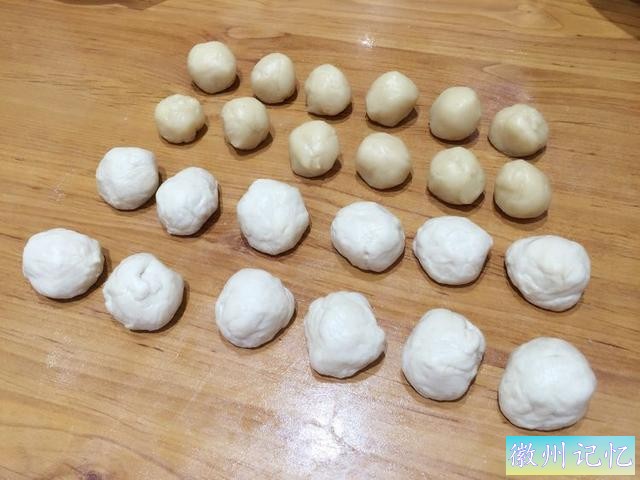 告诉你做蟹壳黄烧饼小窍门，这样烤出来的蟹壳黄，好看又好吃-7.jpg