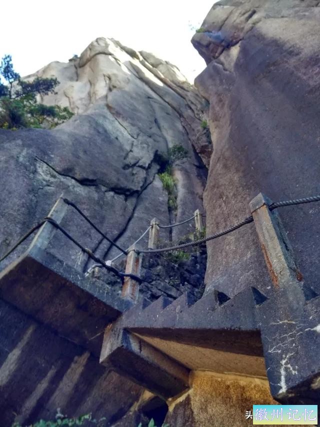 独攀黄山天都峰纪实：迤逦上天都，骑鲸腾汗漫-24.jpg