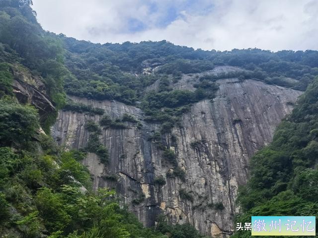 徒步太白山（一）莲花峰瀑布、三国古栈道、世外桃源、上板寺-36.jpg