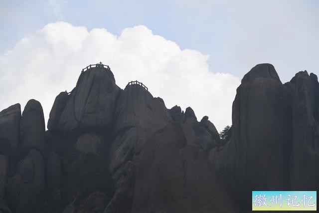 黄山最高峰——莲花峰封闭五年后重新开放迎客-5.jpg