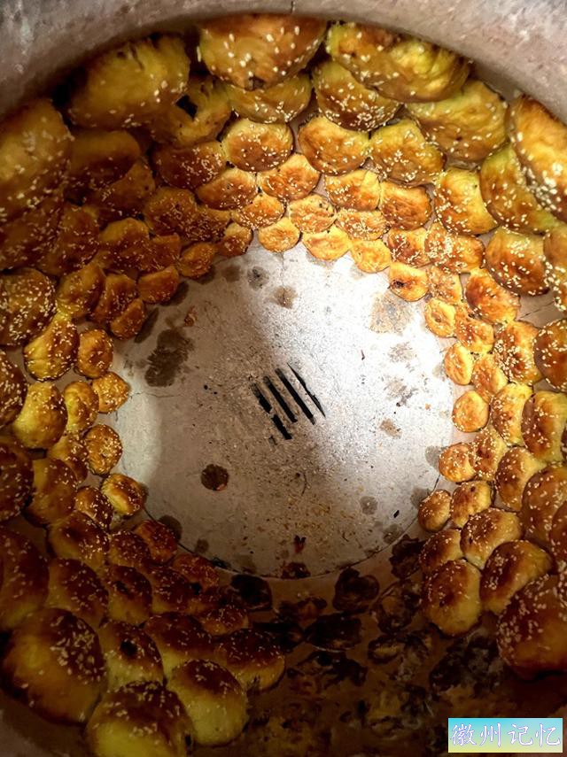 歙县美食探索：咸甜酥脆的黄山烧饼-1.jpg