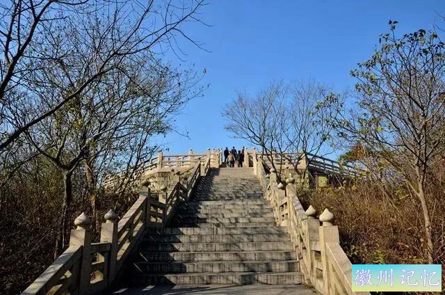 安徽省地级市最高峰排名，黄山莲花峰雄踞榜首，阜阳万人山亦上榜-3.jpg