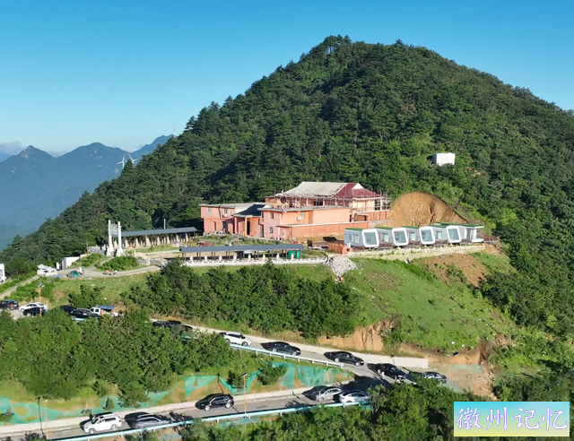 安徽境内的十大高峰，莲花峰居首，五座山峰高度超过1700米-4.jpg
