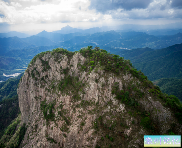 安徽境内的十大高峰，莲花峰居首，五座山峰高度超过1700米-7.jpg