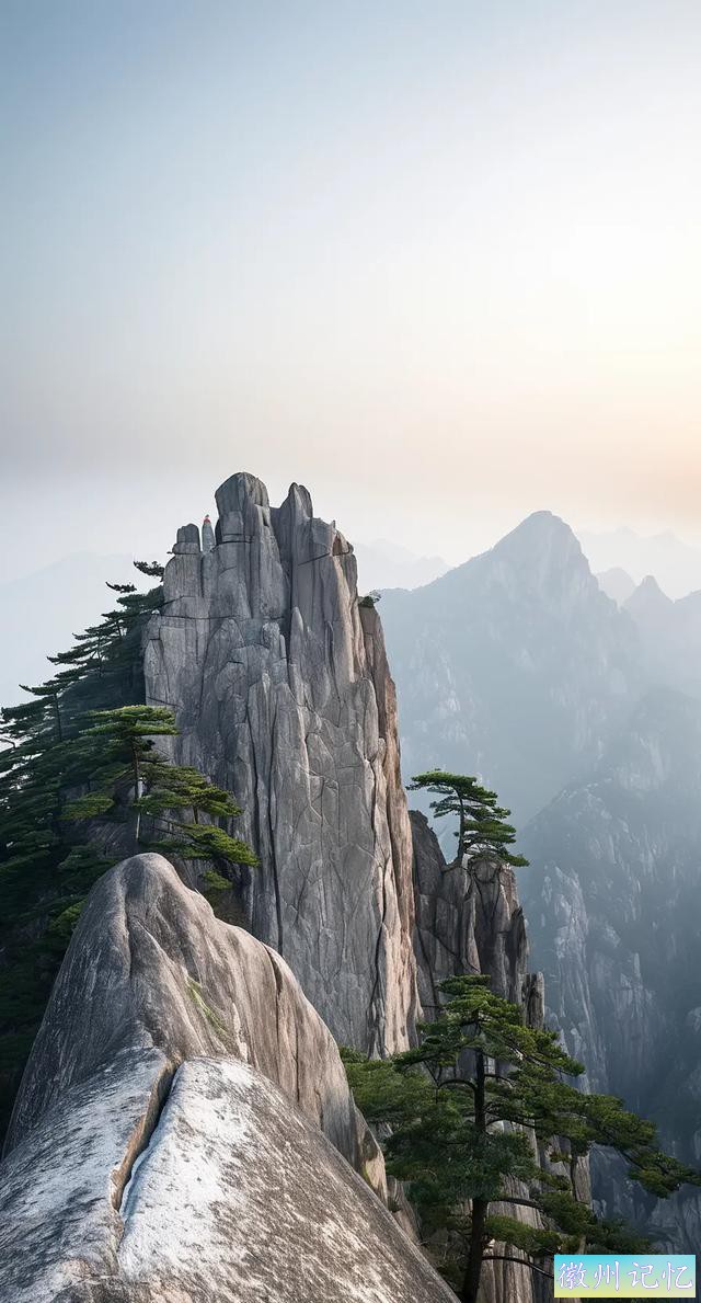 安徽黄山的天都峰-2.jpg