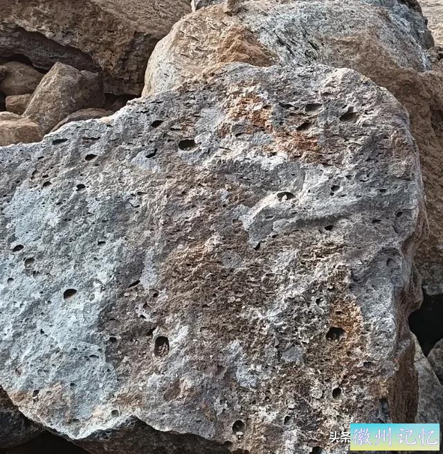 快来看，腾冲曲石镇曾经铺天盖地的飞来石！-14.jpg