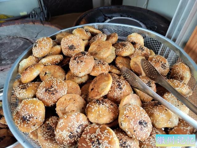 老街美食保举第一弹：臭鳜鱼、毛豆腐、黄山烧饼、徽州馄饨....-22.jpg